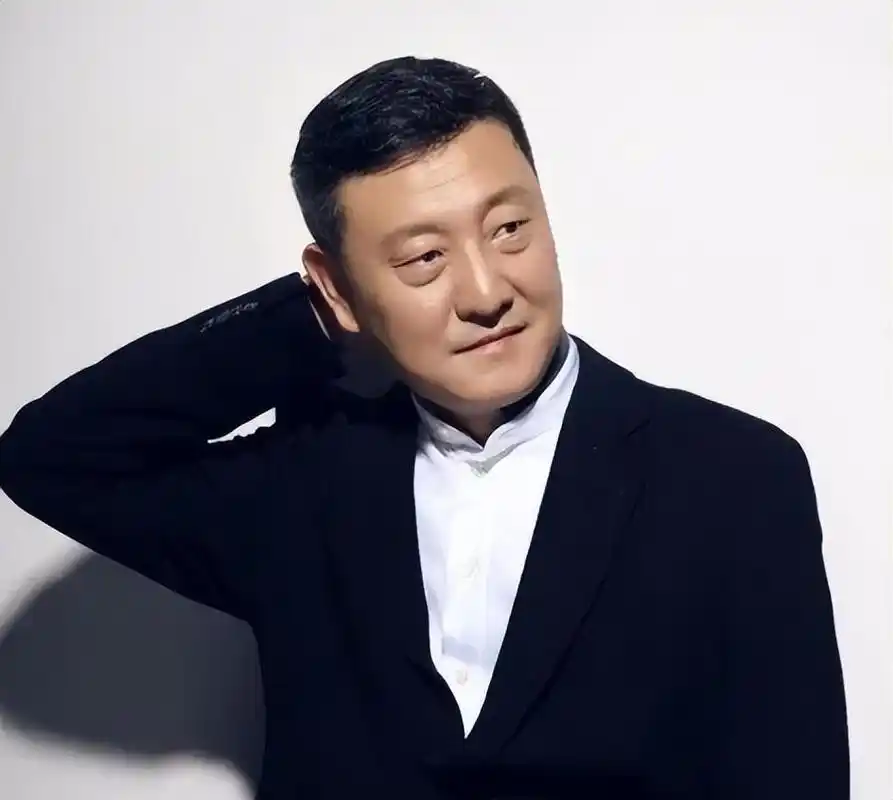 回顾韩磊:苦追王燕2年,39岁终于得偿所愿,结婚16年感情仍如胶似漆