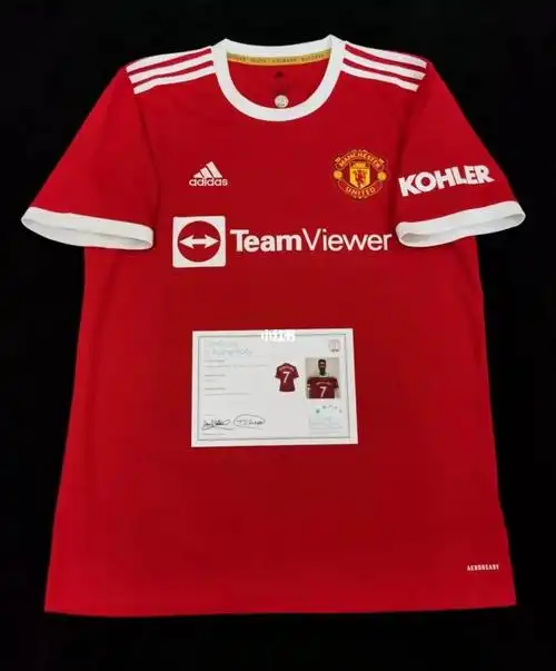 c罗亲笔签名曼联球衣