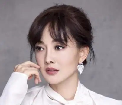 曾是国家队的运动员,多次出演郭冬临老婆,今被老公宠成小可爱_网易