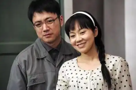 闫妮的真情与泪水前公婆也是我的亲人50岁还单身让女儿担忧