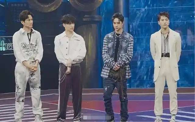 街舞3发布会钟汉良最高张艺兴最矮王嘉尔最绅士王一博最屌丝