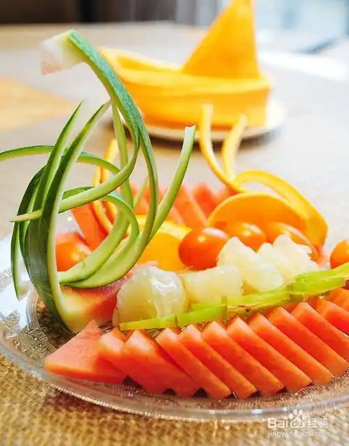 西瓜拼盘的花样切法