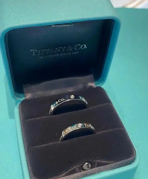 订婚必备,蒂芙尼对戒