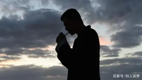 表面上看似冷漠,实则"背地"思念,男人心也是海底针!