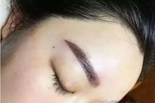 我纹的雾眉一个结痂厚一个痂薄是不是两个眉毛效果不一样啊