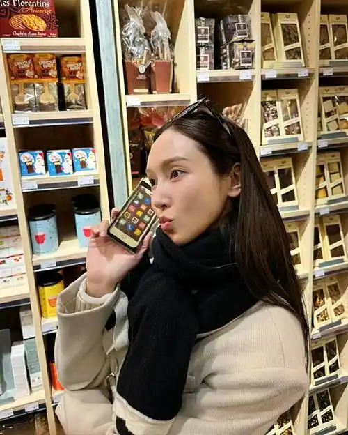 郑秀妍超话78#郑秀妍生来闪耀#240308@sy__jessicains更新sweet