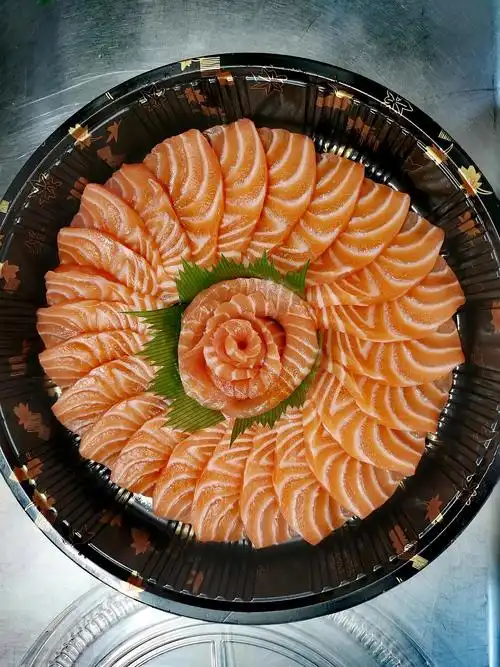 现在对三文鱼的印像就是怎么切,怎么摆盘98