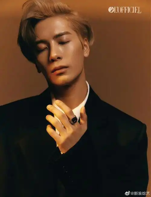 王嘉尔新加坡时装五月刊封面超级酷