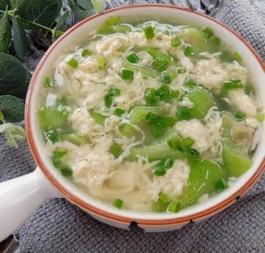 丝瓜鸡蛋汤汤鲜味美做法简单