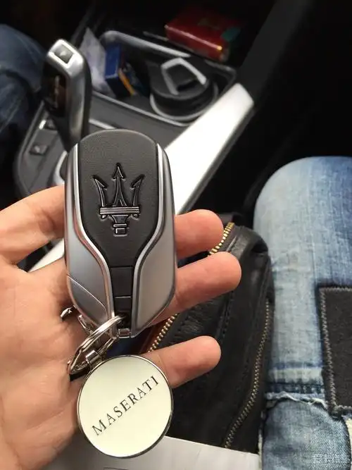 大姐提了玛莎拉蒂我的捷达顿时弱爆了