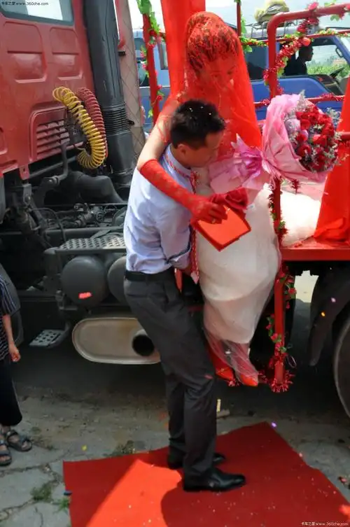 美丽新娘帅气新郎 霸龙第一村枣庄婚礼