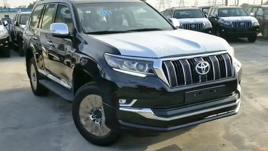 2021款丰田普拉多高配版到港实拍有这颜值才是丰田霸道该有样子