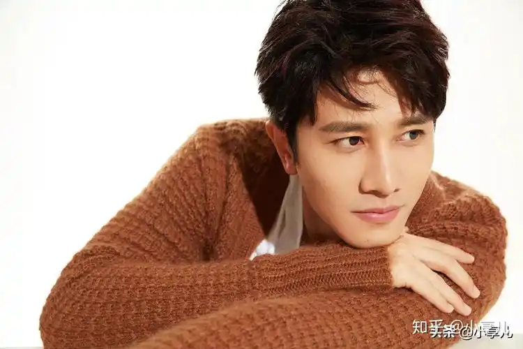 彭冠英阳光之下静待幕起