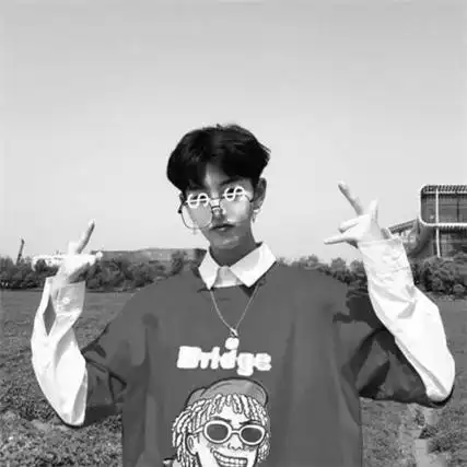 男生潮流帅气朋友圈背景图_精选时尚男生图片素材