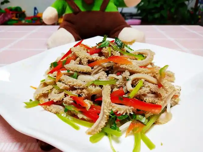 凉拌牛肚,开胃爽口有嚼劲,无论做下酒菜还是日常吃都很受欢迎