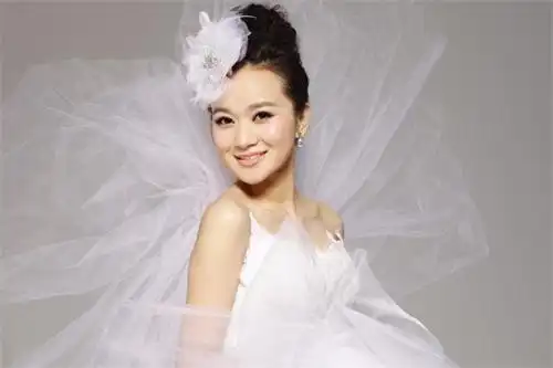 图曝陈燕妮图片妖娆性感不像名族风