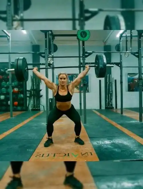 这手臂肌肉的线条简直是完美(女子健身达人)