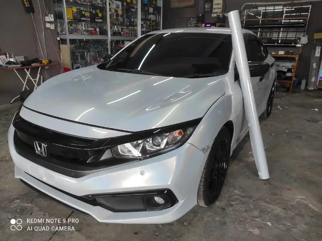 本田思域 #七彩镭射白色 #改色膜案例分享 #汽车改色贴膜 - 抖音