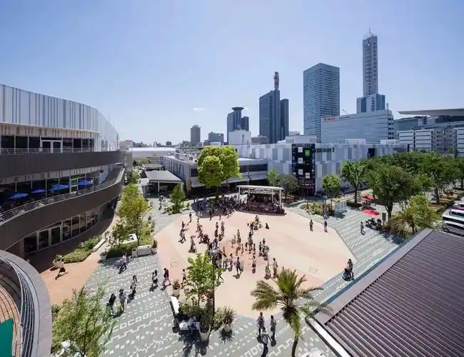 好看的购物中心千篇一律极致的商业街景观难得一见