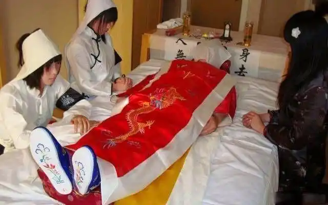 人去世后就不能以脸示人为什么必须要盖住真相让人害怕