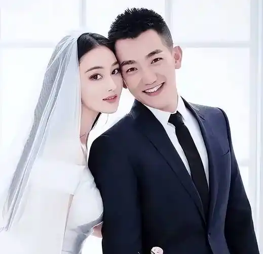 张馨予出面辟谣了何捷转业进娱乐圈进广电给妻子当经纪人