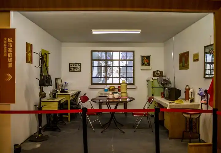 风雨路,走进北京展览馆—纪实摄影 写美篇  新中国成立之初的50年代