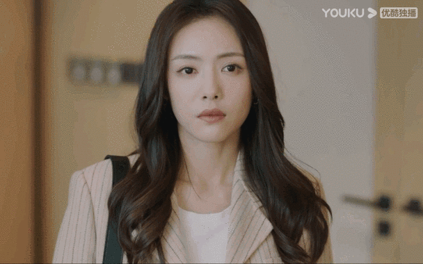 紧急公关全员紧急下班#林中硕打算向公众坦白关于空难的一切,而许雯雯