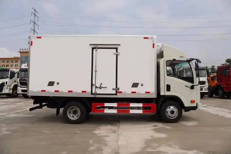 大运蓝牌4.2米冷藏车