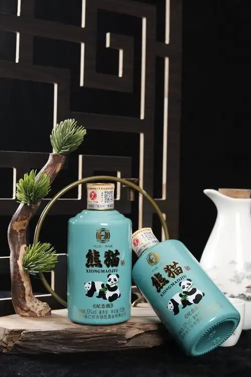 贵州领匠熊猫小酒,100ml/瓶,一盒5瓶,6盒/件.