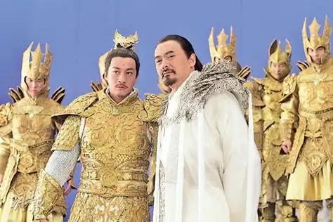 何润东自称是周润发粉丝被偶像敲头兴奋(图)