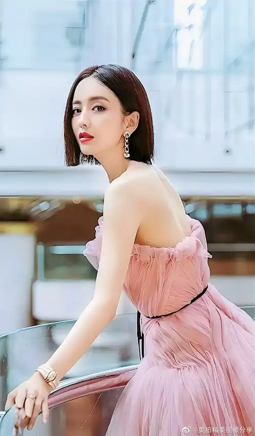 女神##女神佟丽娅##佟丽娅线下活动状态##宅男女神##性感女神##微博