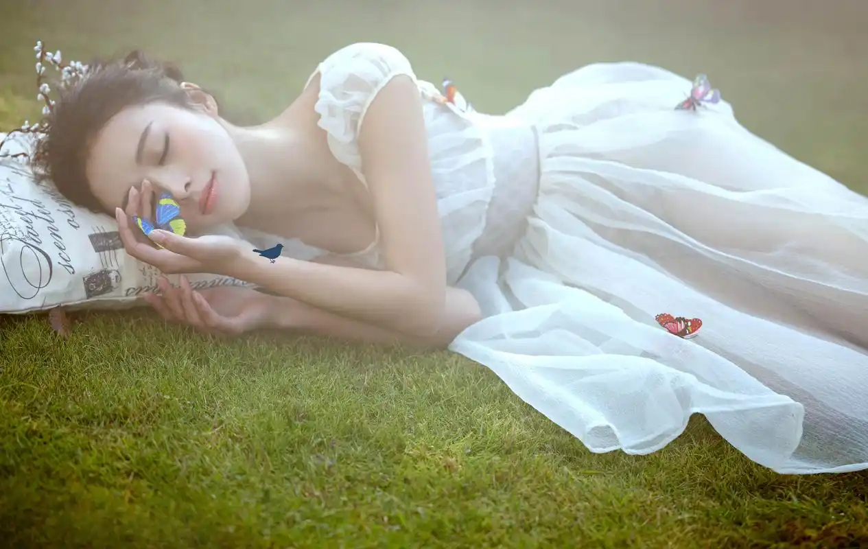 春风化蝶都不及你,女孩都喜欢的唯美照