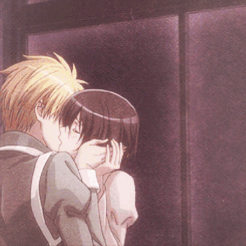 拥抱亲吻烟花绽放gif动图_动态图_表情包下载_soogif