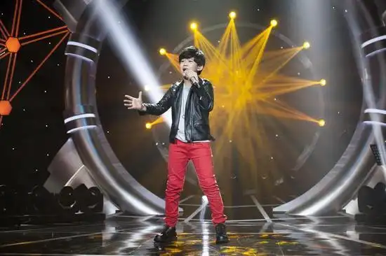 《中国新声代》包威尔演唱《高飞》