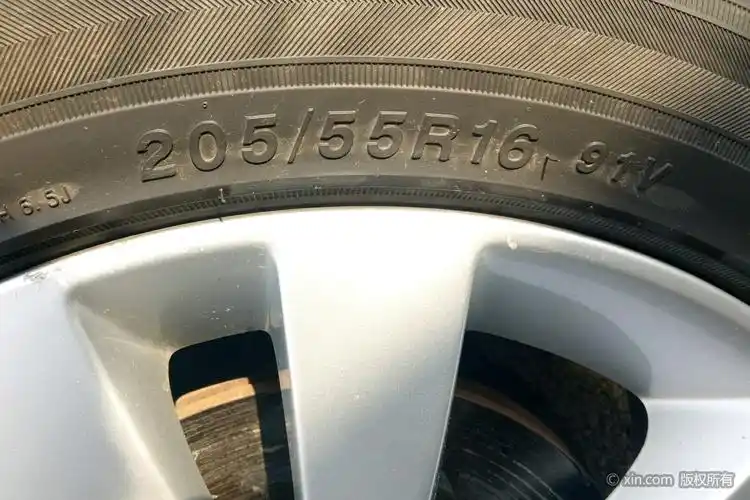 大众宝来左前轮胎尺寸