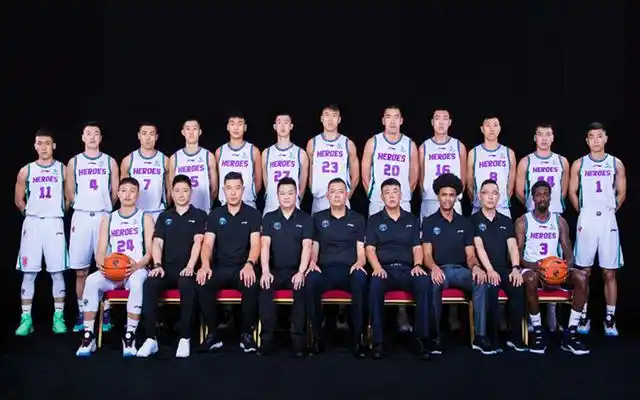 山东男篮出征诸暨大名单出炉,3人被弃用,1人逆袭上位