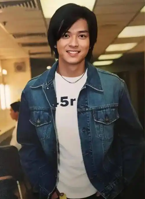 事实证明,跌落"神坛"的陈晓东,已走上了另一条大道_戴思聪_陈卓扬_音