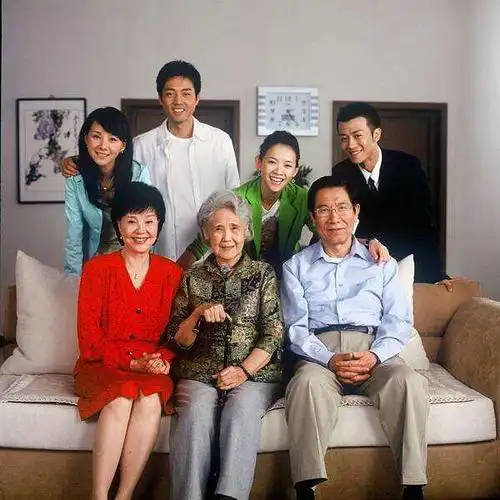 有人知道鲁园这位演员嘛?