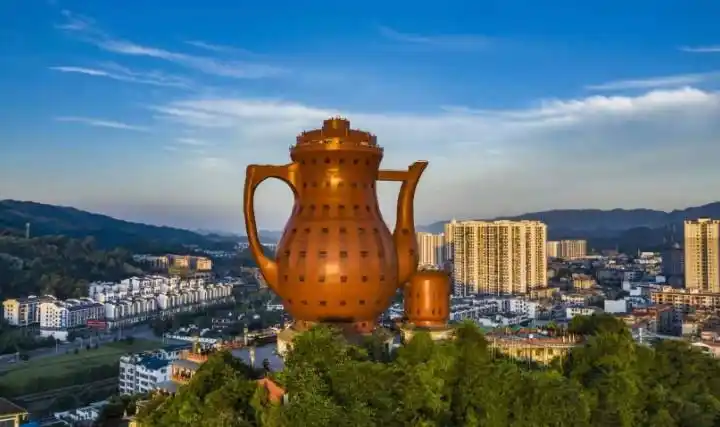 景区地址: 贵州省遵义市湄潭县塔坪街天下第一壶茶文化公园 星级