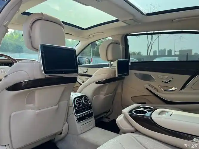 15年奔驰迈巴赫s400l黑贴白