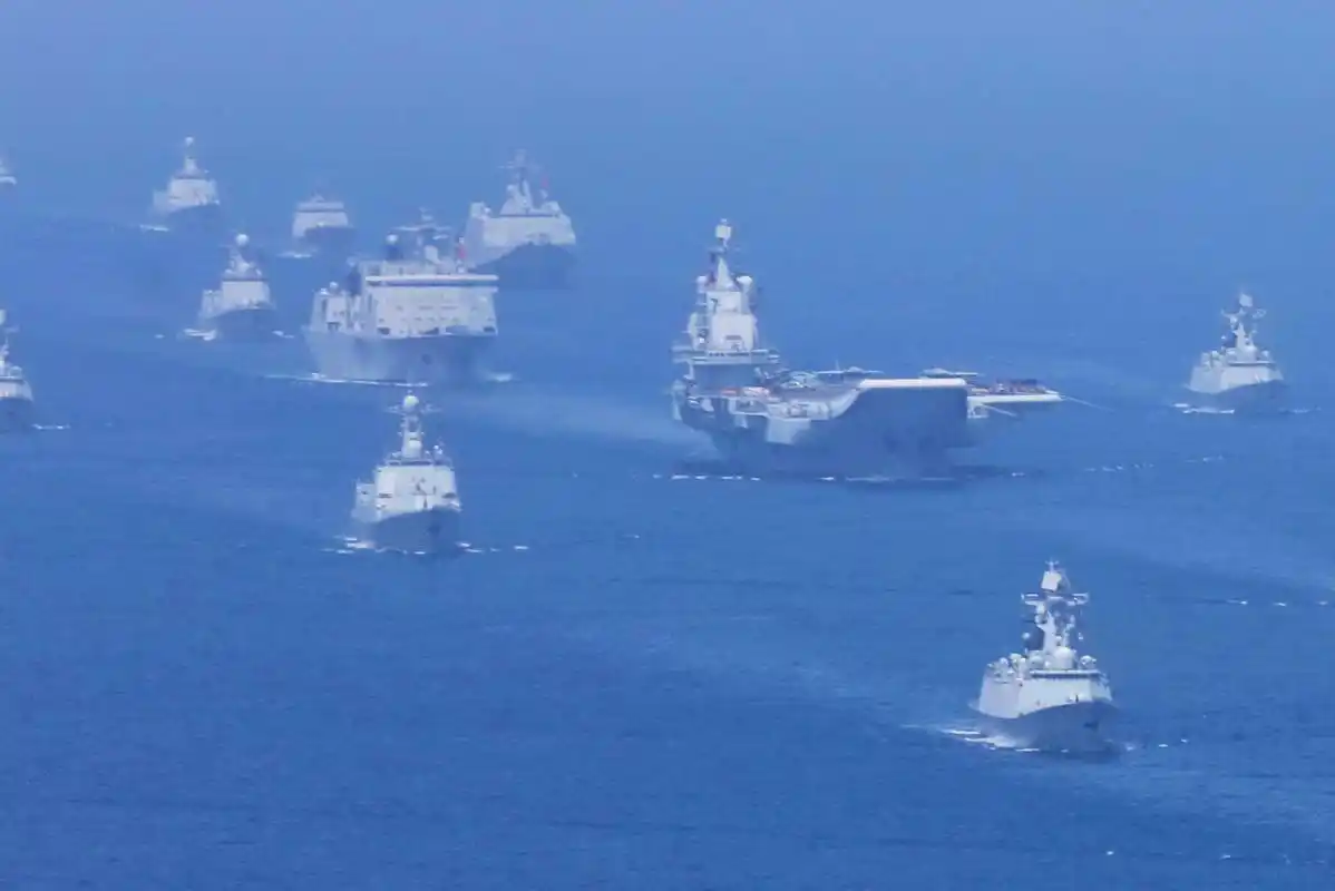 高清图来了!辽宁号压阵战舰浩浩荡荡相当震撼