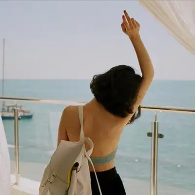 潇洒霸气女生头像,假日旅行,小短发