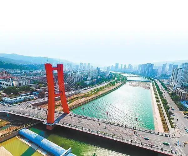 天水藉河红桥. 图片由天水市委宣传部提供
