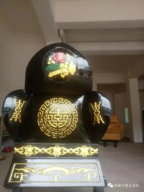 美女棺材里自拍!原因竟然如此奥妙