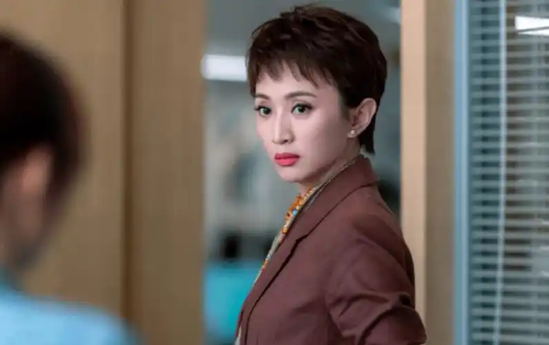 许亚军妻子张澍:嫁大12岁四婚丈夫不后悔,终结了丈夫的"花心"