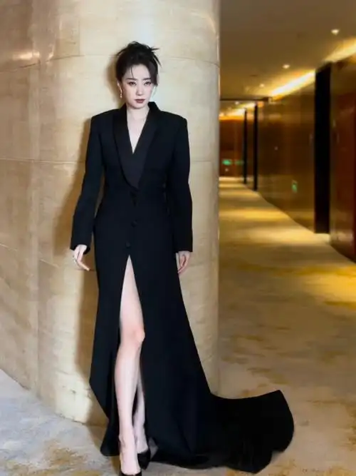 张小斐深v西装礼服造型##张小斐华表奖西装造型好a