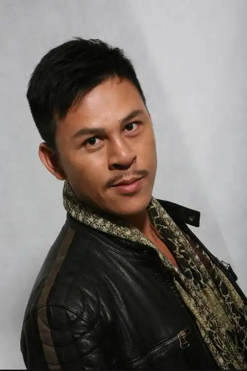 功夫明星释彦能携手一能公益捐赠临沂郯城一中女子足球队