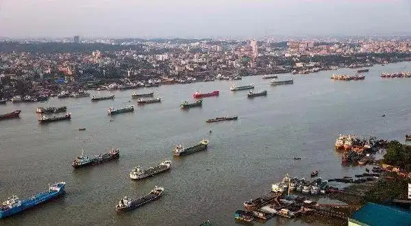 最新消息,孟加拉吉大港受36小时罢工的影响,港口严重延误甚至瘫痪