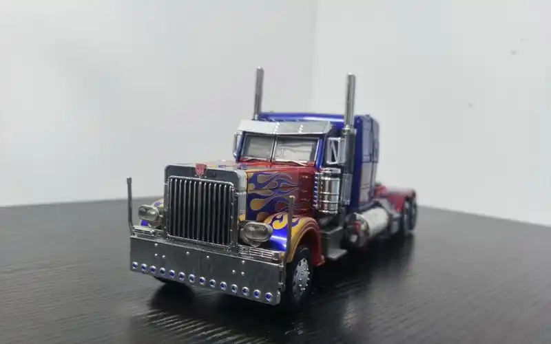 初版黑苹果mpm04擎天柱 车型展示 最帅彼得比尔特卡车 没有之一