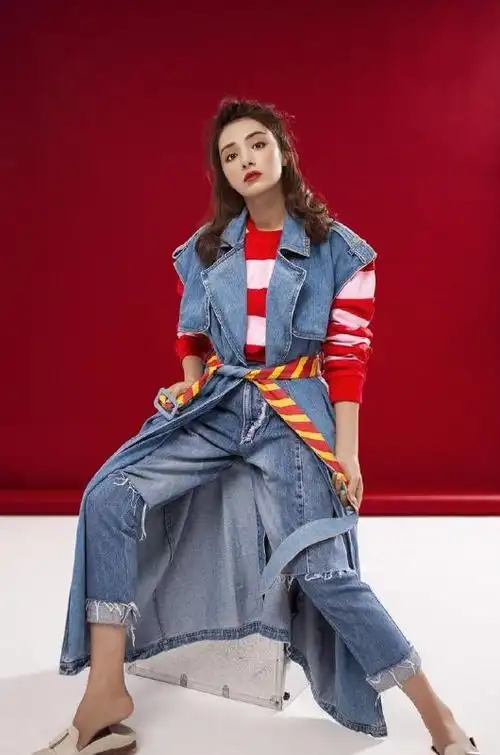 美女明星气质美女明星麦迪娜个人写真图片热辣美女文章小虾米